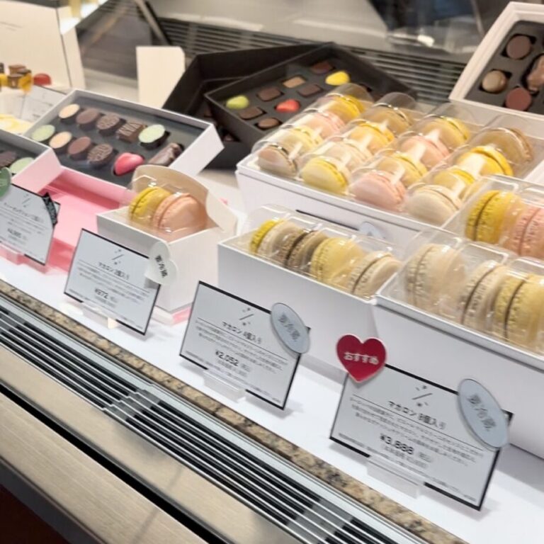 【口コミ】ピエール・エルメのマカロン試食レビュー!限定焼き菓子ギフト - あおいのギフトレビューブログ